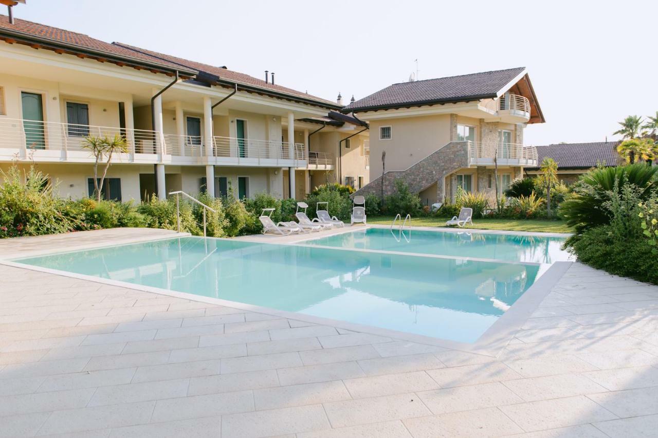 Sweet Dream Deluxe Apartment Сірміоне Екстер'єр фото