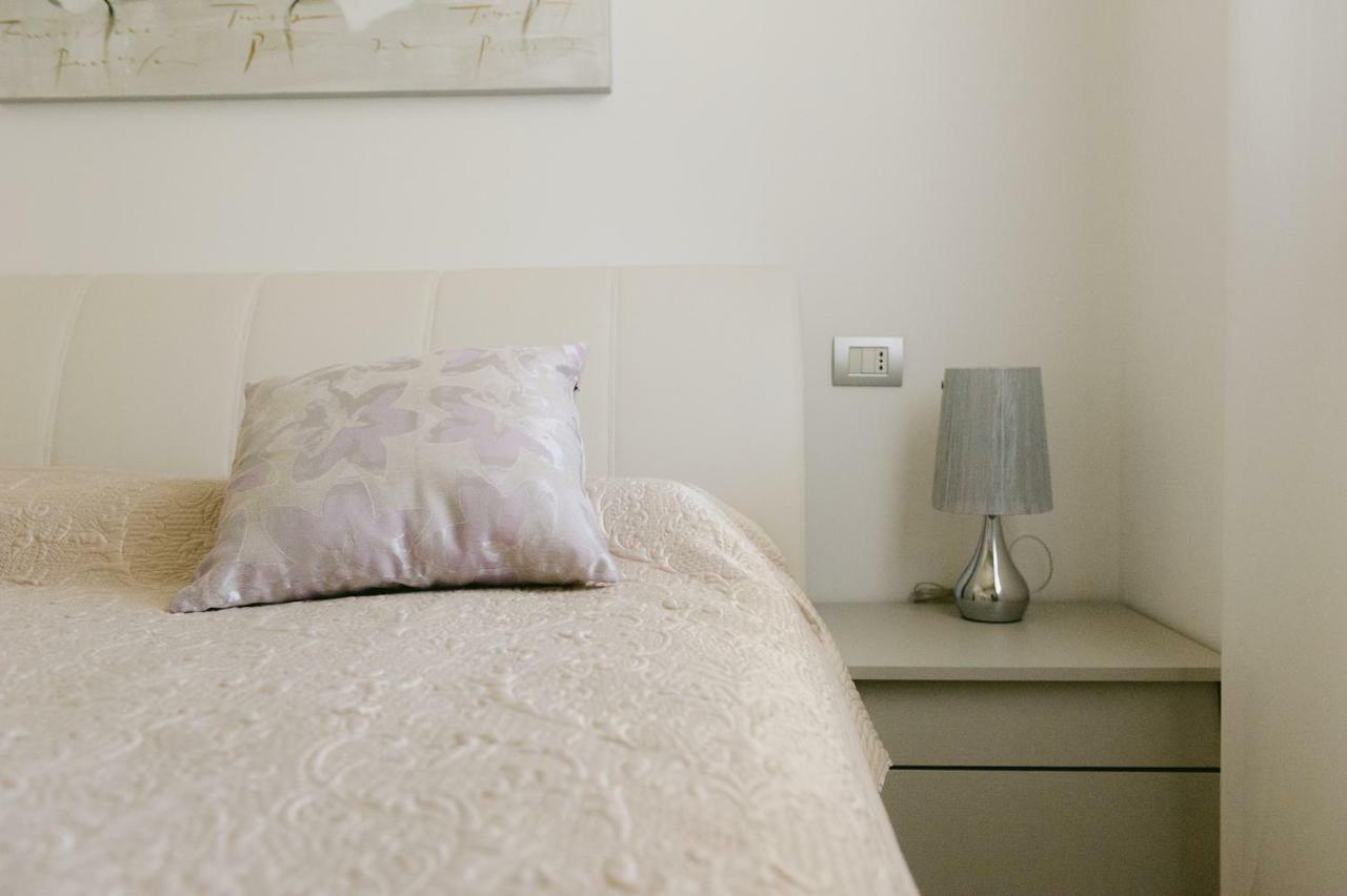 Sweet Dream Deluxe Apartment Сірміоне Екстер'єр фото