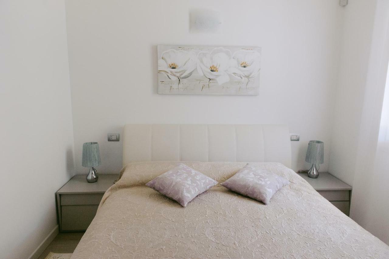 Sweet Dream Deluxe Apartment Сірміоне Екстер'єр фото