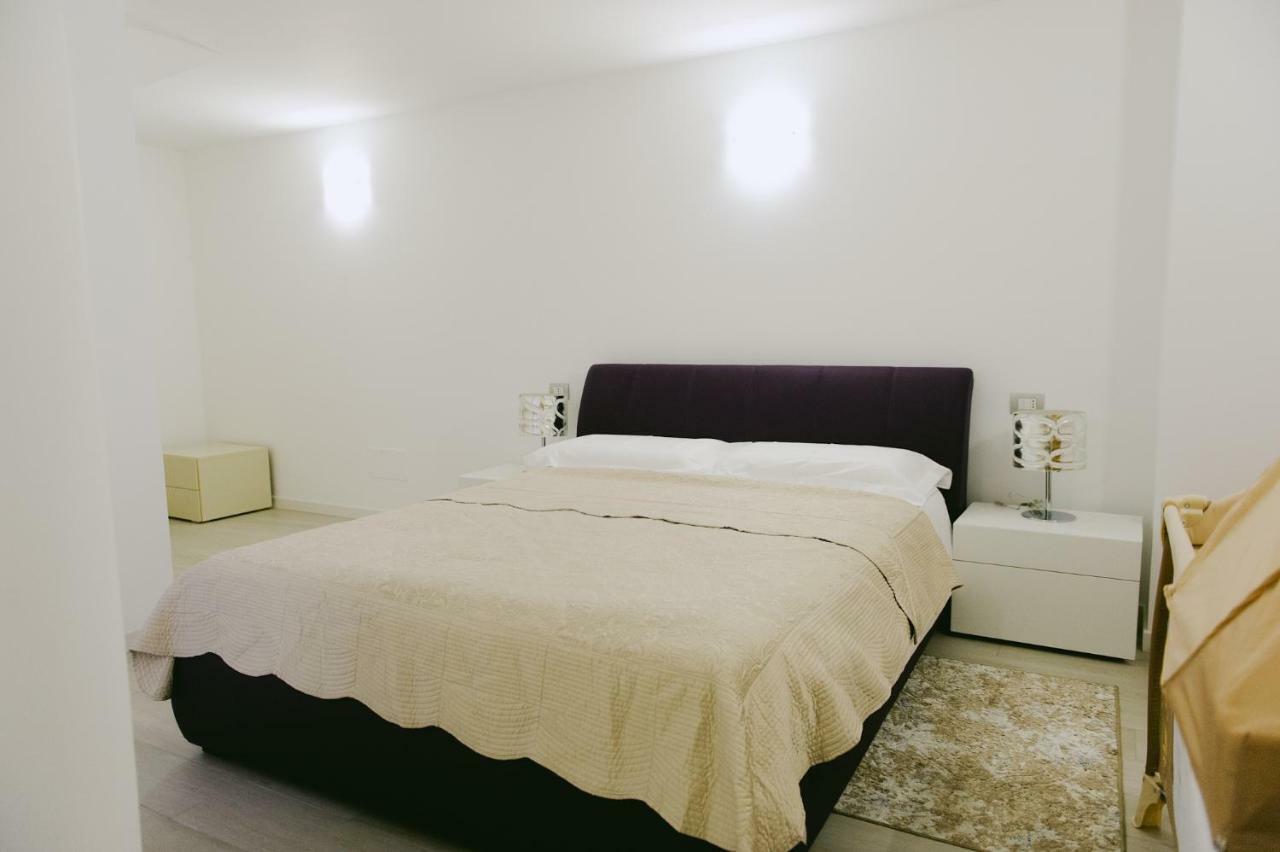 Sweet Dream Deluxe Apartment Сірміоне Екстер'єр фото