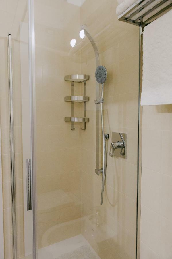 Sweet Dream Deluxe Apartment Сірміоне Екстер'єр фото